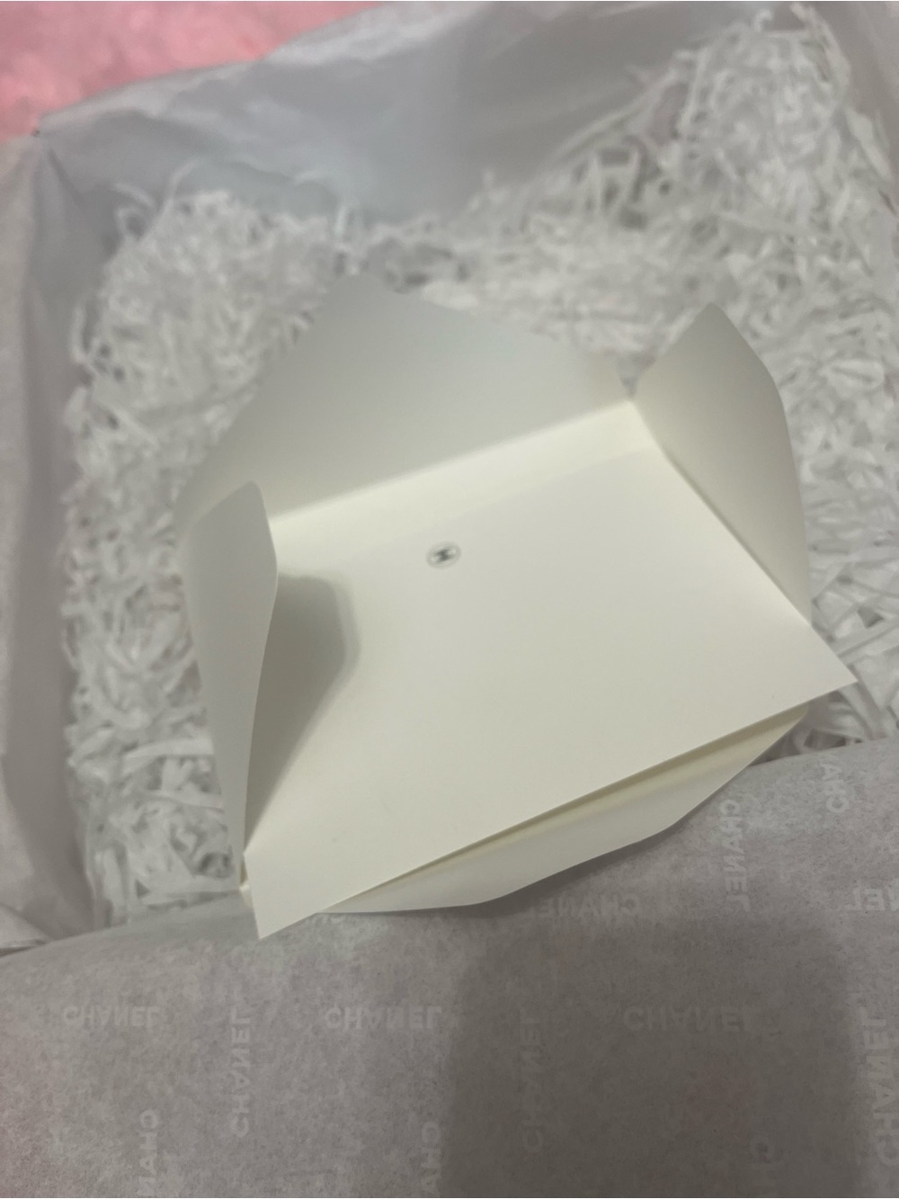 BRAND NEW CHANEL White Box with Holiday Red and Gold Logo Ribbon - Picture 7 of 9